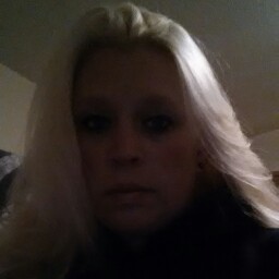 Mindy Martin Photo 37
