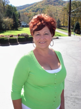 Debbie Yarbrough Photo 22