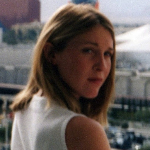 Jennifer Peake Photo 31