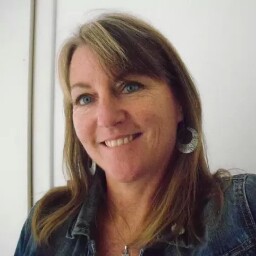 Allison Costello Photo 21