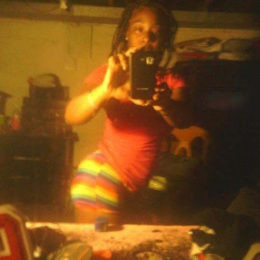 Toni Ellis Photo 18