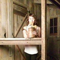 Victoria Tom Photo 9