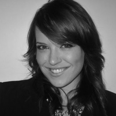 Elise Lewis Photo 35