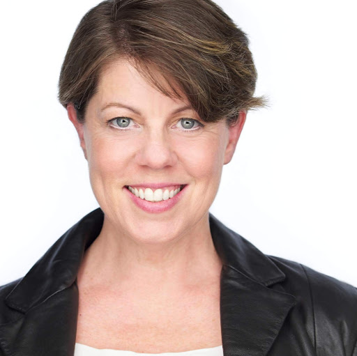 Elizabeth Saunders Photo 44