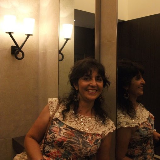 Julia Moya Photo 7