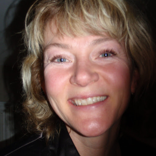 Jeanette Lloyd Photo 30
