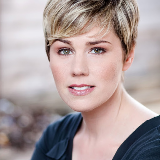 Rachel Garner Photo 24