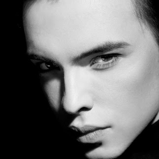Daniel Fox Photo 38