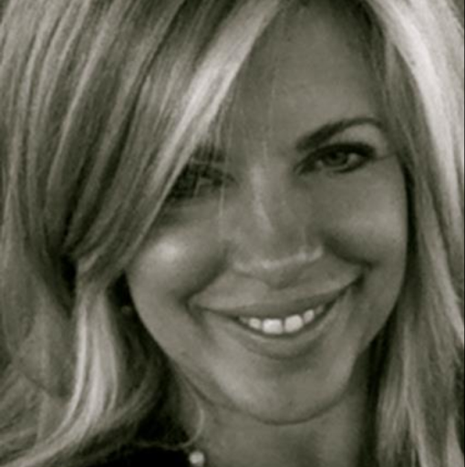Julie Larson Photo 11