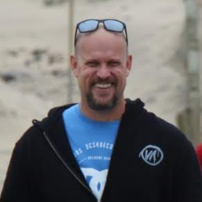 Derek Crompton Photo 3