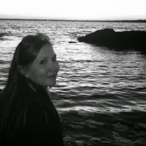 Becca Lange Photo 17
