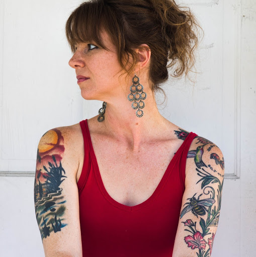 Angela Garrett Photo 12