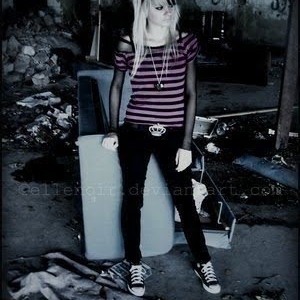 Sandra Love Photo 14