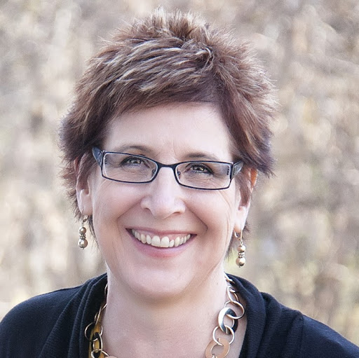 Paula Reeves Photo 18