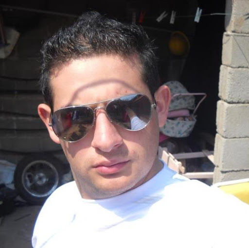 Victor Vazquez Photo 15