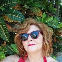 Laura Reardon Photo 8