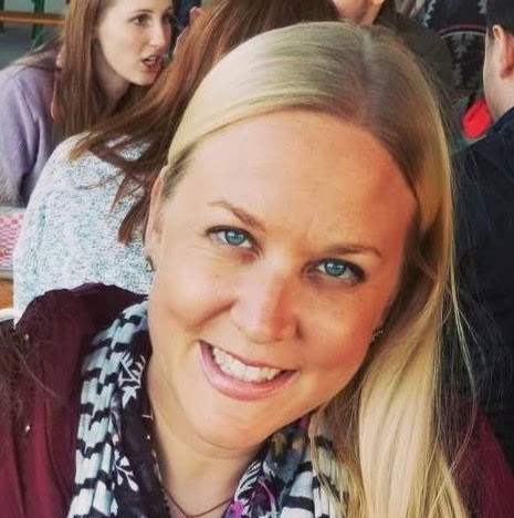 Jennifer Hofmann Photo 28