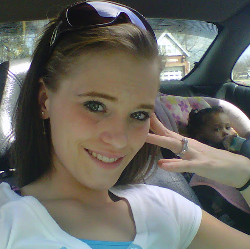 Amanda Rowe Photo 33