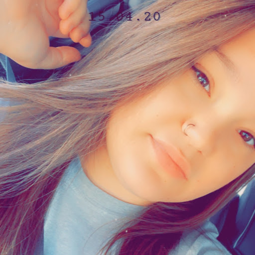Shelby Rogers Photo 17