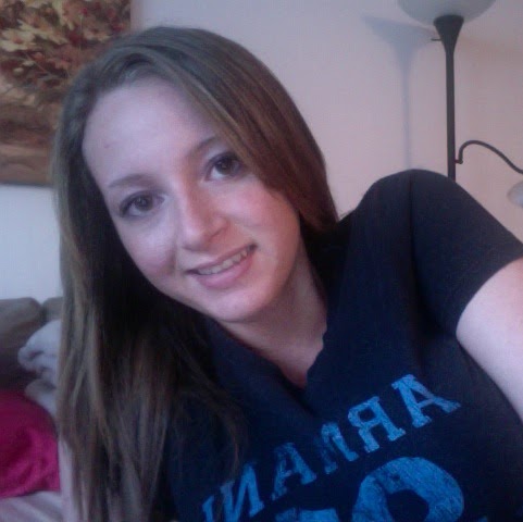 Danielle Garcia Photo 13
