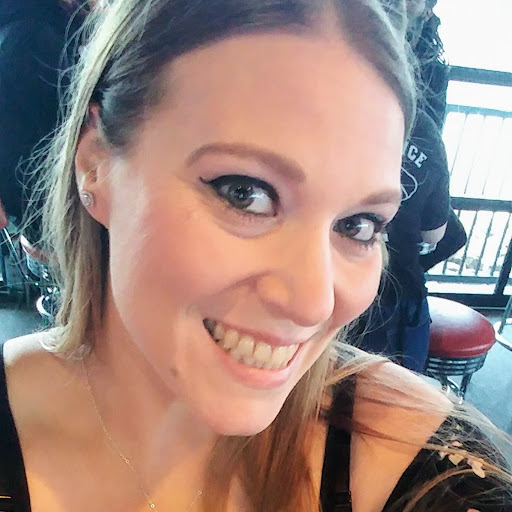 Erica Lloyd Photo 16