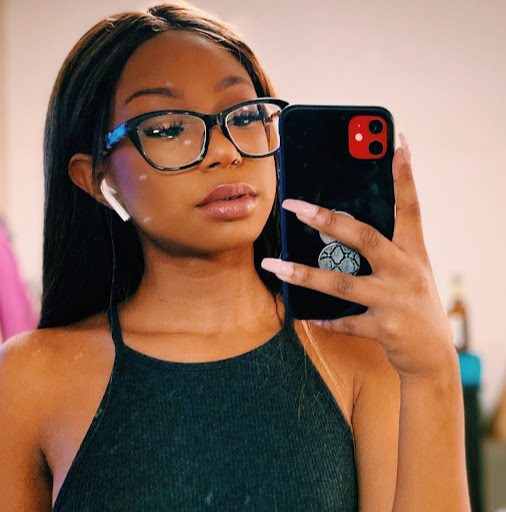 Dominique Ross Photo 5