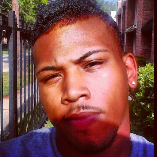 Deandre Lewis Photo 29