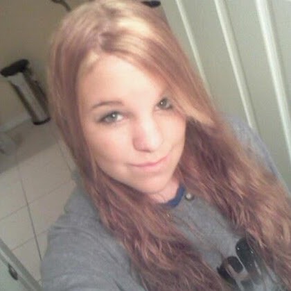 Sara Anderson Photo 17