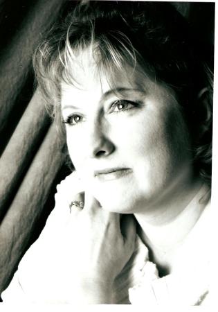 Annette Young Photo 30