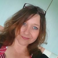 Laura Mackay Photo 40