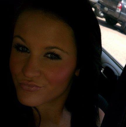 Lindsay Miller Photo 29