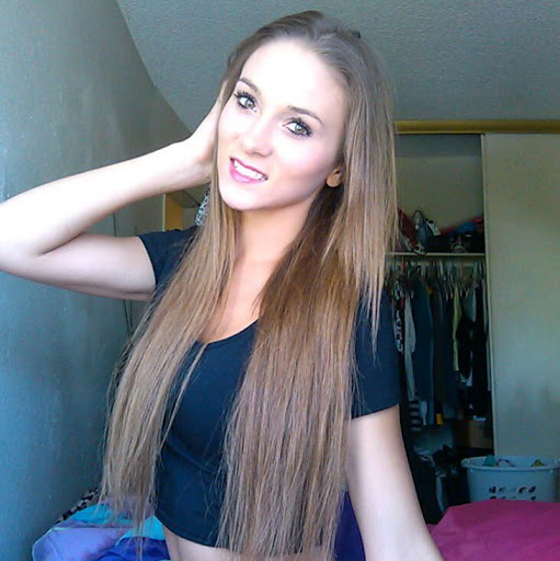 Kathryn Hart Photo 15