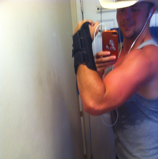Taylor Crenshaw Photo 26