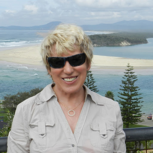 Deanne Smith Photo 37