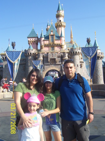 Victoria Gonzalez Photo 2
