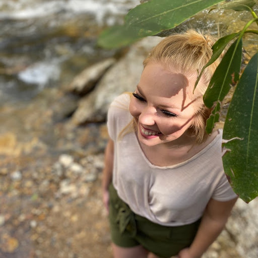 Sarah Arnette Photo 11