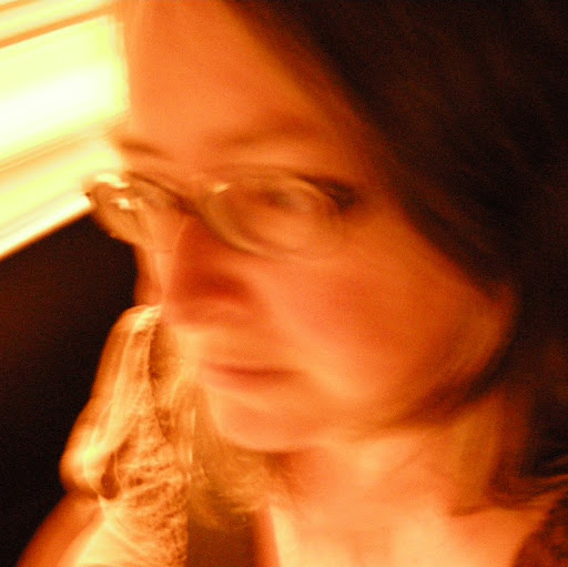 Julia Lloyd Photo 36
