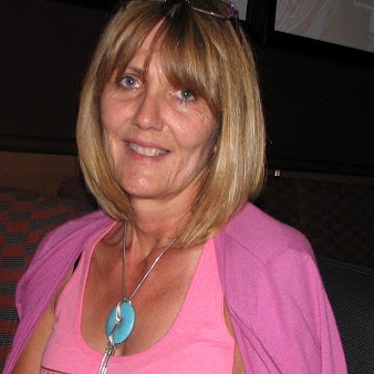 Angela Raymond Photo 32