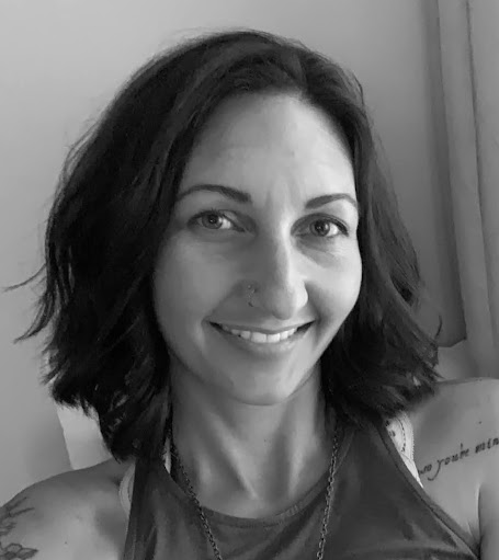 Laura Schneider Photo 21