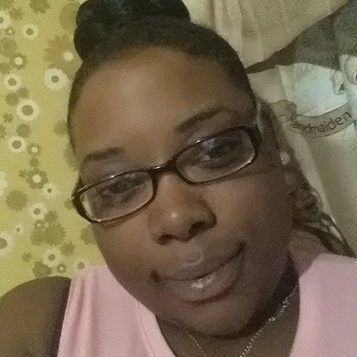 Alicia Holmes Photo 48