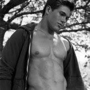 Luis Walker Photo 29