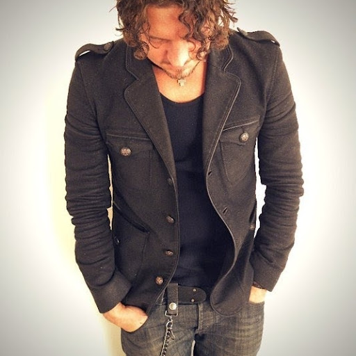 Derek Wyatt Photo 30
