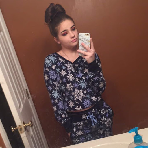 Anna Small Photo 15