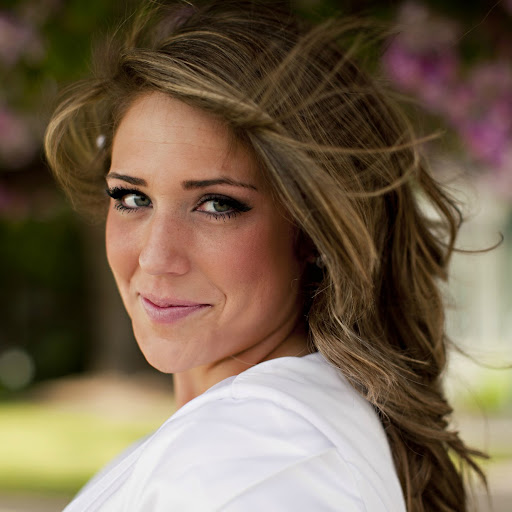 Michelle Peterson Photo 16