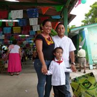 Denisse Pineda Photo 7