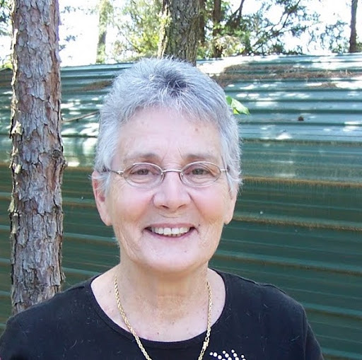 Sandra Watts Photo 34
