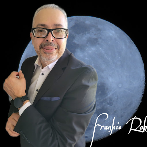 Frankie Robles Photo 15