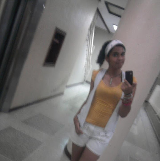 Alejandra Salas Photo 21