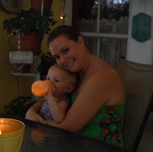 Nicole Taylor Photo 15