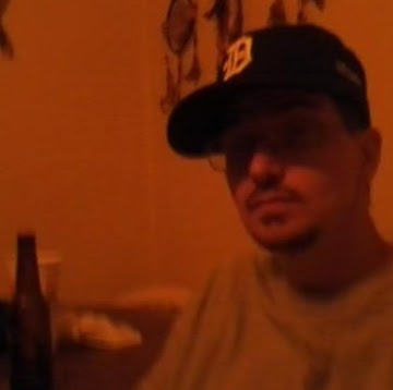 Johnny Thacker Photo 25